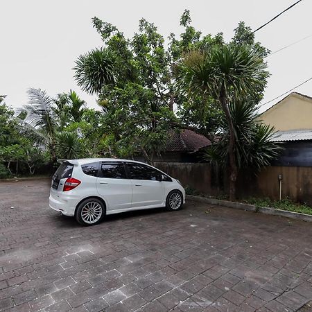 Urbanview Hotel Wg Jimbaran Bali Ungasan Exteriör bild